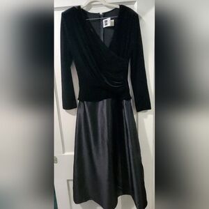 Elegant Black Velvet Long Sleeve Dress size: 14